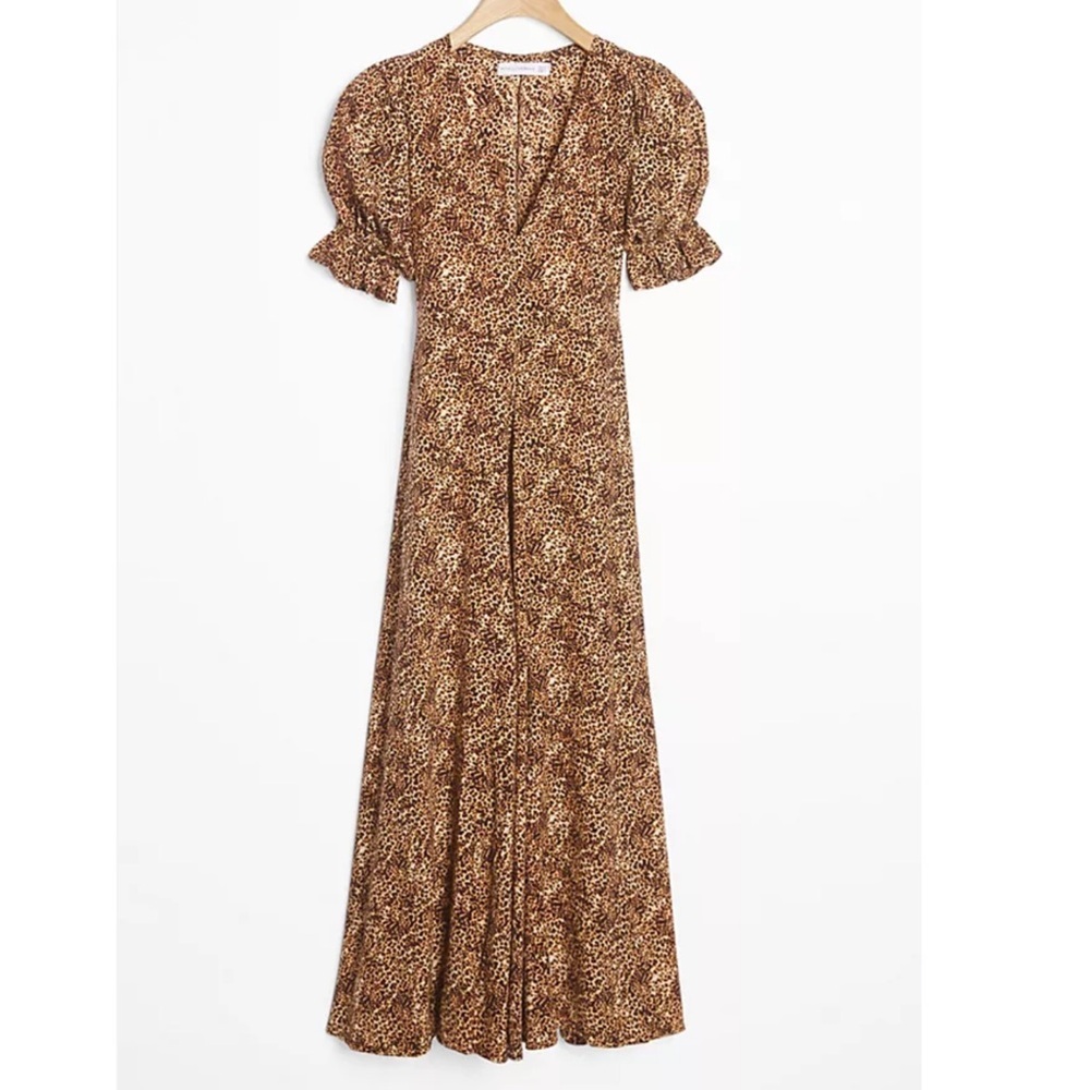 Faithfull the Brand Maggie Midi Dress in the Charlie Leopard Print - Picture 3 of 10